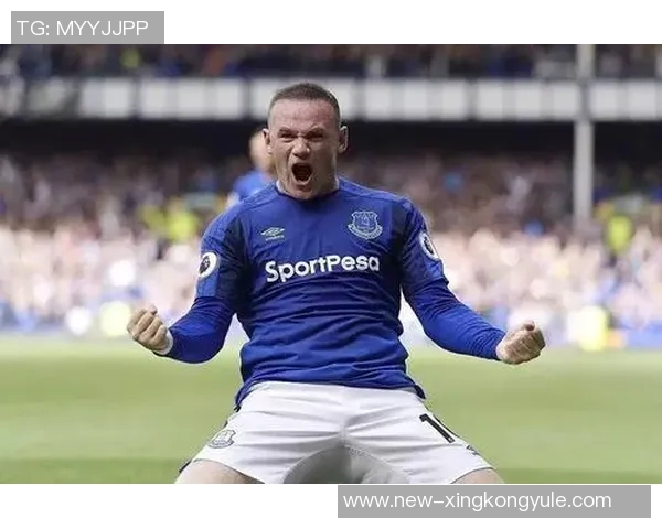 小杨激情泼水庆祝斯普利特首场胜利并获得比赛用球 小杨激情泼水庆祝斯普利特首场胜利并获得比赛用球