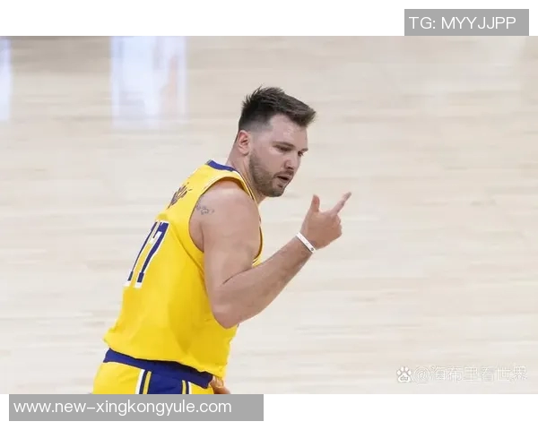 里夫斯幽默点评东契奇成长之路期待他早日成熟展现更强实力 里夫斯幽默点评东契奇成长之路期待他早日成熟展现更强实力