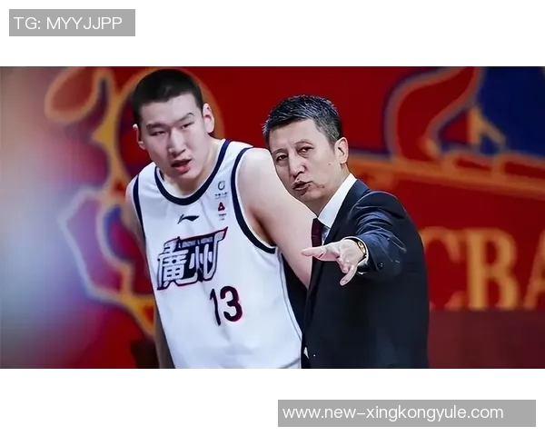 郭艾伦重返训练场广州龙狮迎来熟悉的帅气身影引发球迷热议