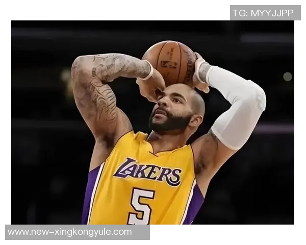 布泽尔狂砍18分15板5助助蓝魔豪取开季10连胜引发关注